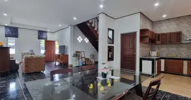 Haus 3 Schlafzimmer in Huai Yai, Thailand