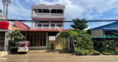 Maison 4 chambres dans Sangkat Chak Angrae Leu, Cambodge