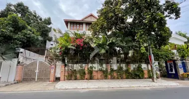 Propiedad comercial 648 m² en Sangkat Boeng Reang, Camboya