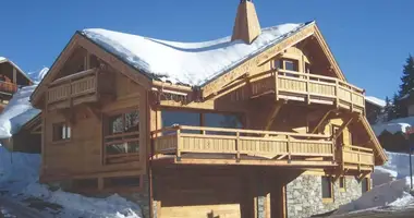 Traditional Alpine chalet en Francia metropolitana, Francia