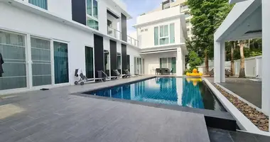 Haus 5 Schlafzimmer in Pattaya, Thailand