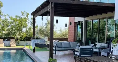 4 bedroom house in Demos Agiou Athanasiou, Cyprus