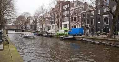 Квартира 2 комнаты в Амстердам, Нидерланды