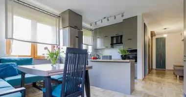 Mieszkanie 7 pokojów w Piaseczno, Polska