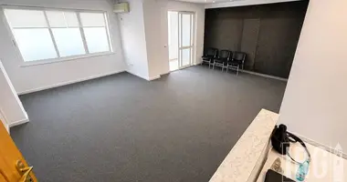 Office 132 m² in Tirana Municipality, Albania