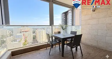 Mieszkanie 4 pokoi w Hadera, Izrael