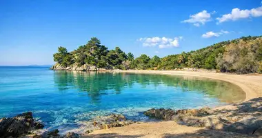 Plot of land in Neos Marmaras, Greece