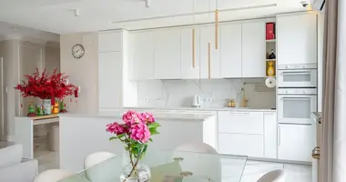 Appartement 4 chambres dans Varsovie, Pologne