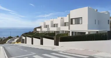 4 bedroom apartment in Benagalbon, Spain