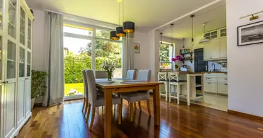 5 room house in Lomianki, Poland