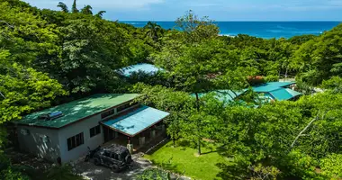Haus 2 Schlafzimmer in Veintisiete de Abril, Costa Rica