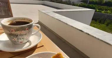 Квартира в Добра Вода, Черногория