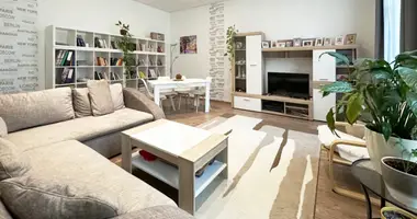 Квартира 2 комнаты в Центральная Венгрия, Венгрия