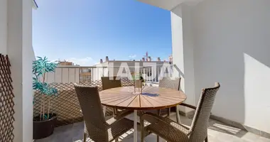 Mieszkanie 4 pokoi w Torrevieja, Hiszpania