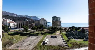 Mieszkanie 3 pokoi w Becici, Czarnogóra