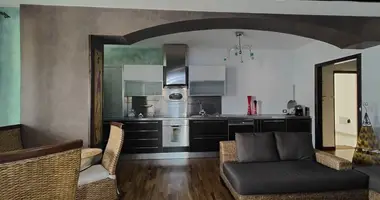 Apartamento 3 habitaciones en Tirana Municipality, Albania