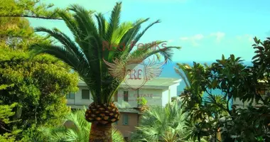2 bedroom apartment in Sanremo, Italy