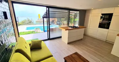 Mieszkanie 3 pokoi w Alanya, Turcja