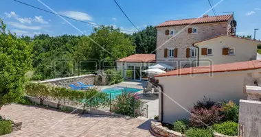 Maison 3 chambres dans Opcina Svetvincenat, Croatie