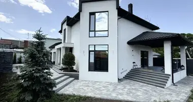 Maison 4 chambres dans Usatove, Ukraine