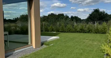 Dom 4 pokoi w Wiazowna, Polska