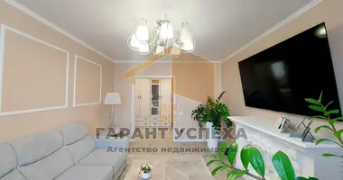 Apartamento 3 habitaciones en Muchaviecki sielski Saviet, Belarús