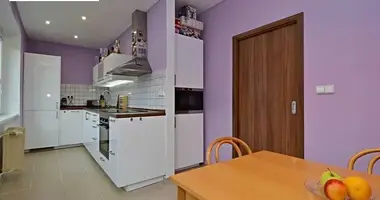 Mieszkanie 3 pokoi w Miasto Stołeczne Praga, Czechy