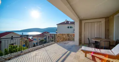 Apartamento 2 habitaciones en Tivat, Montenegro