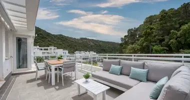 3 bedroom apartment in Benahavis, Spain