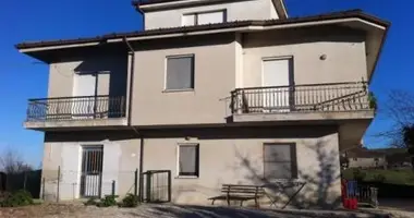 Dom 11 pokojów w Terni, Włochy