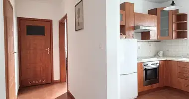 Mieszkanie 2 pokoi w Warszawa, Polska