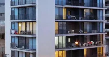 Квартира 3 комнаты в Тель-Авив, Израиль