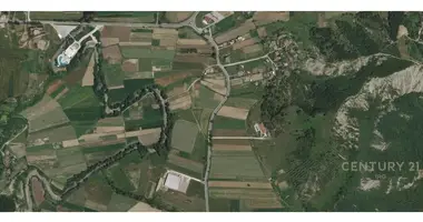 Parcela en Peze e Vogel, Albania