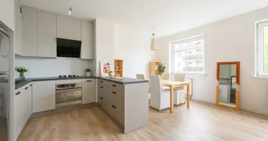 Квартира 3 комнаты в Варшава, Польша