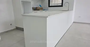 Mieszkanie 4 pokoi w Tel-Awiw, Izrael