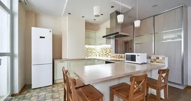 Mieszkanie 4 pokoi w Mińsk, Białoruś