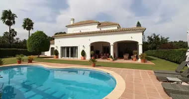 Villa 5 bedrooms in Guadiaro, Spain