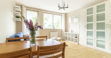 Квартира 2 комнаты в Варшава, Польша