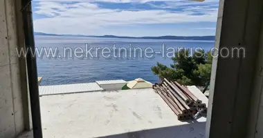 Mieszkanie 2 pokoi w Okrug Gornji, Chorwacja