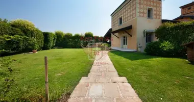Вилла 5 комнат в Lonato del Garda, Италия