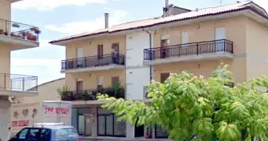 Propiedad comercial 75 m² en Terni, Italia