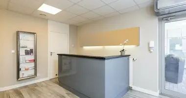 Nieruchomości komercyjne 132 m² w Warszawa, Polska