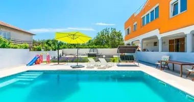 Hotel 900 m² w Opcina Medulin, Chorwacja