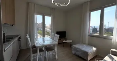 Квартира 2 комнаты в Камза, Албания
