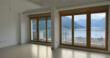 Apartamento 2 habitaciones en Dobrota, Montenegro