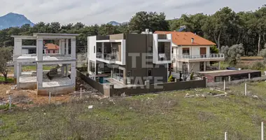 Villa 4 bedrooms in Dosemealti, Turkey