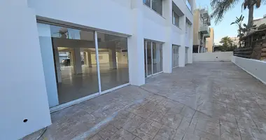 Shop 360 m² in Kato Polemidion Municipality, Cyprus