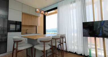 Luksusowy apartament wakacyjny do wynajęcia na dobę, tuż przy plaży i z basenem w Radhimie Vlora w Albanii w Orikum, Albania
