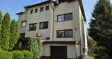 4 bedroom house in Warsaw, Poland
