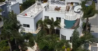 Villa 4 bedrooms in Germasogeia, Cyprus